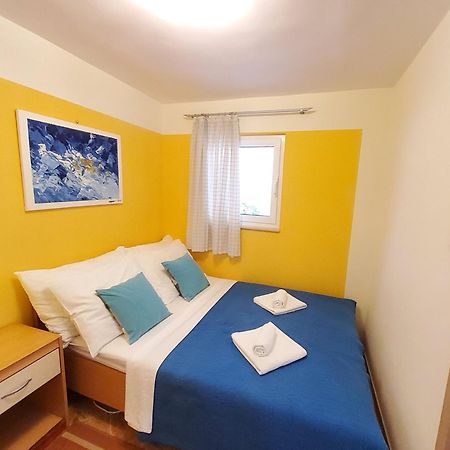 Apartments Petra I Karlo توراني الغرفة الصورة