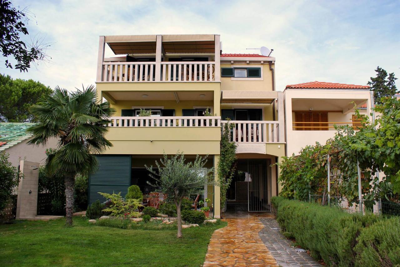 Apartments Petra I Karlo توراني المظهر الخارجي الصورة
