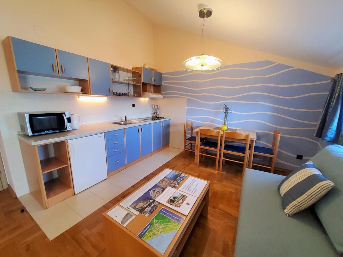Apartments Petra I Karlo توراني المظهر الخارجي الصورة