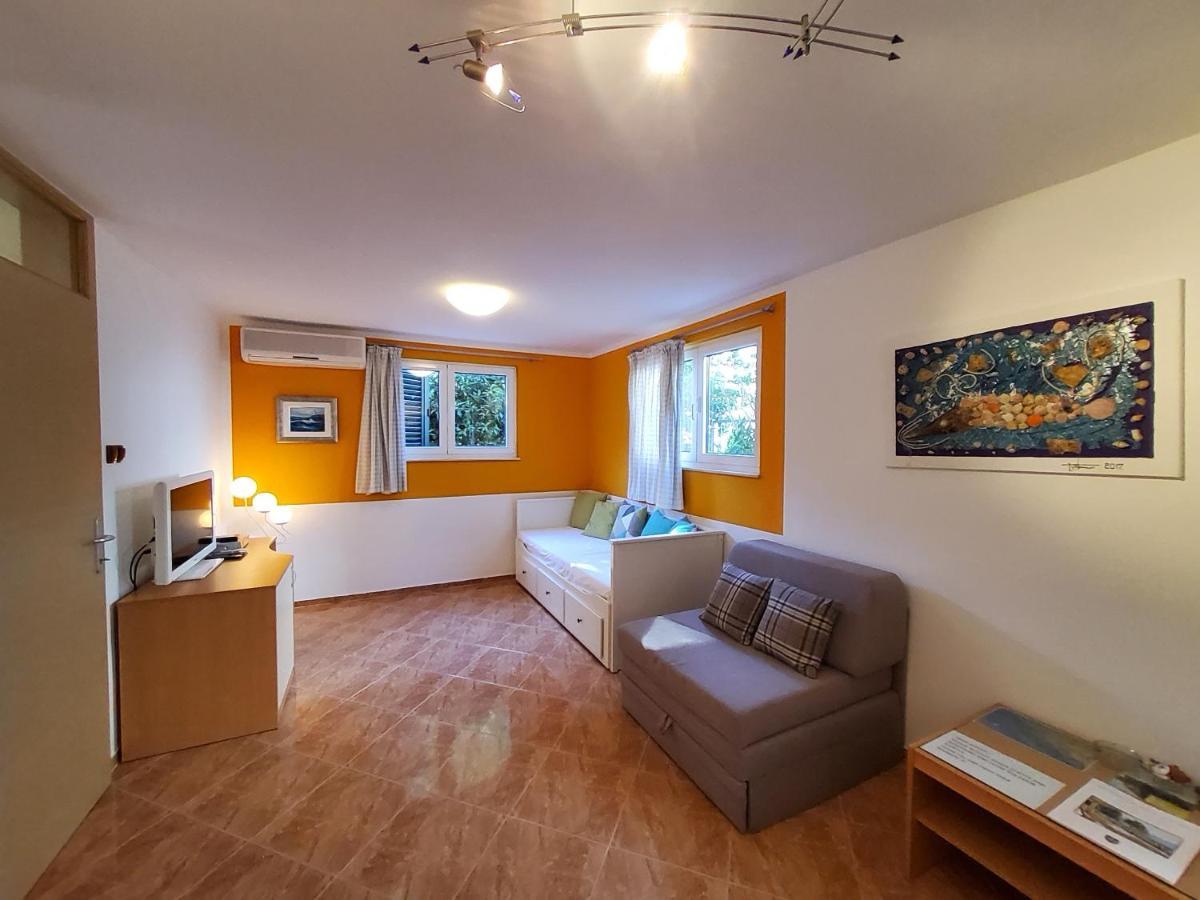 Apartments Petra I Karlo توراني الغرفة الصورة
