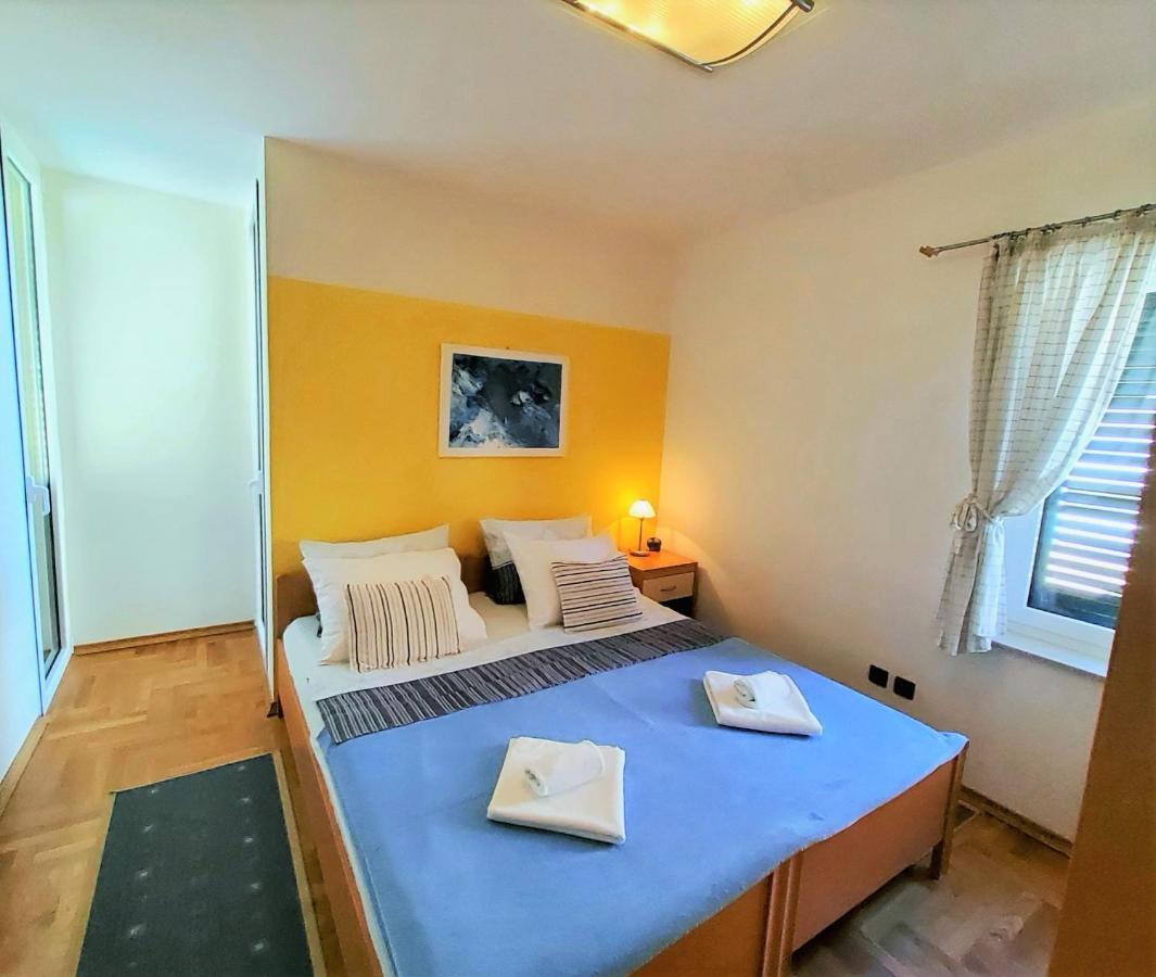 Apartments Petra I Karlo توراني الغرفة الصورة