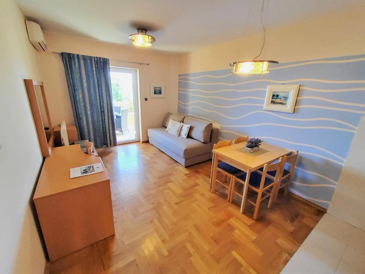 Apartments Petra I Karlo توراني المظهر الخارجي الصورة