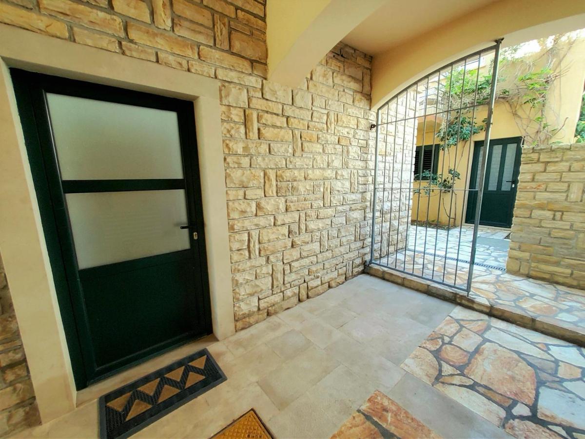 Apartments Petra I Karlo توراني المظهر الخارجي الصورة