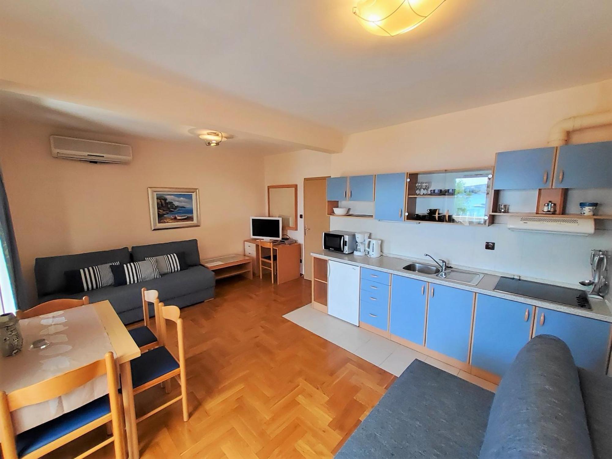 Apartments Petra I Karlo توراني الغرفة الصورة